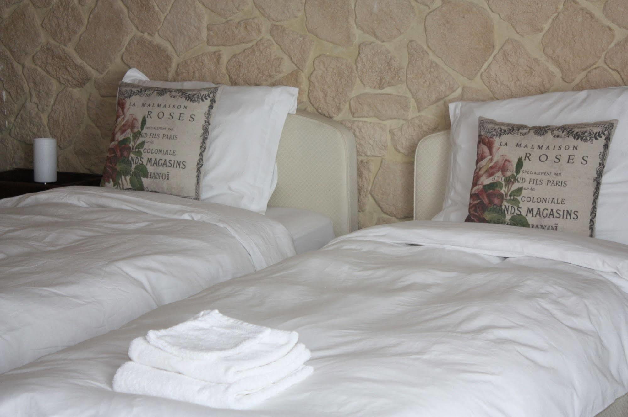 Gîte Chevannes Fours  Extérieur photo